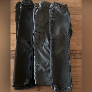 Boys gap bottoms (3 pairs) Black jeans, cargo, grey jeans size 4/5